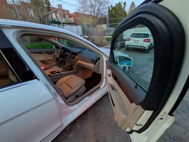 2009 Mercedes Benz C250 Luxury | Clean | No Accidents | AWD | Fu - Photo 7