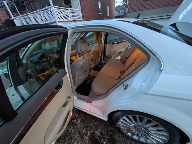 2009 Mercedes Benz C250 Luxury | Clean | No Accidents | AWD | Fu - Photo 9