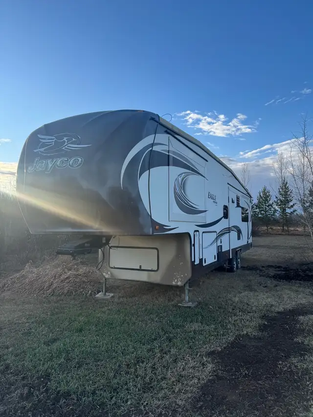 Jayco Eagle 5th Wheel Trailer