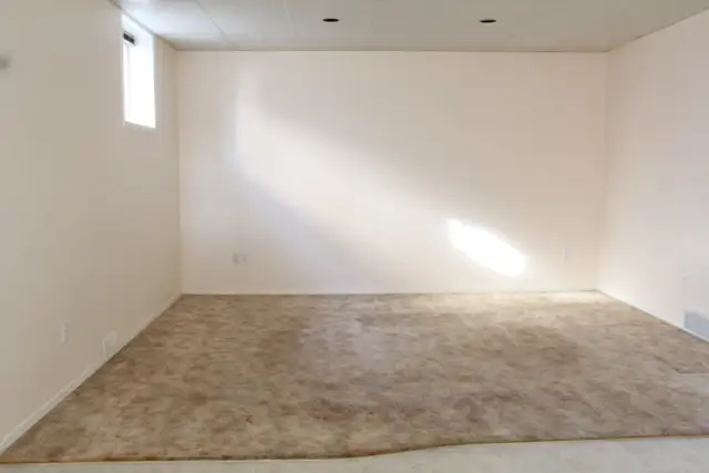 House share. (basement suite) $795.00/month - Photo 3
