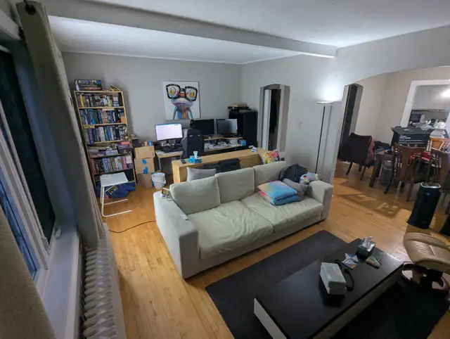 Very large 2-bedroom in Centretown: June 1 or July 1 - Photo 4