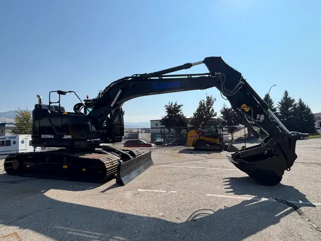 2025 XE235UCR Excavator For Rent - Photo 9