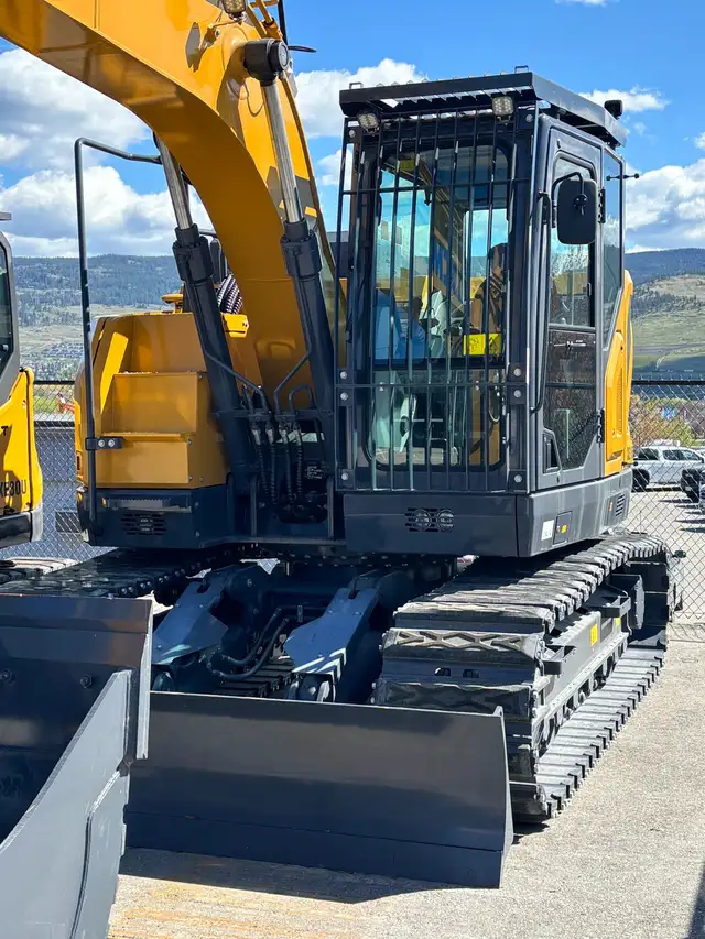 2024 XE155UCR Excavator for Rent - Photo 3