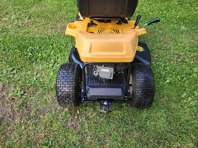 Cub Cadet 30' rider - Photo 4