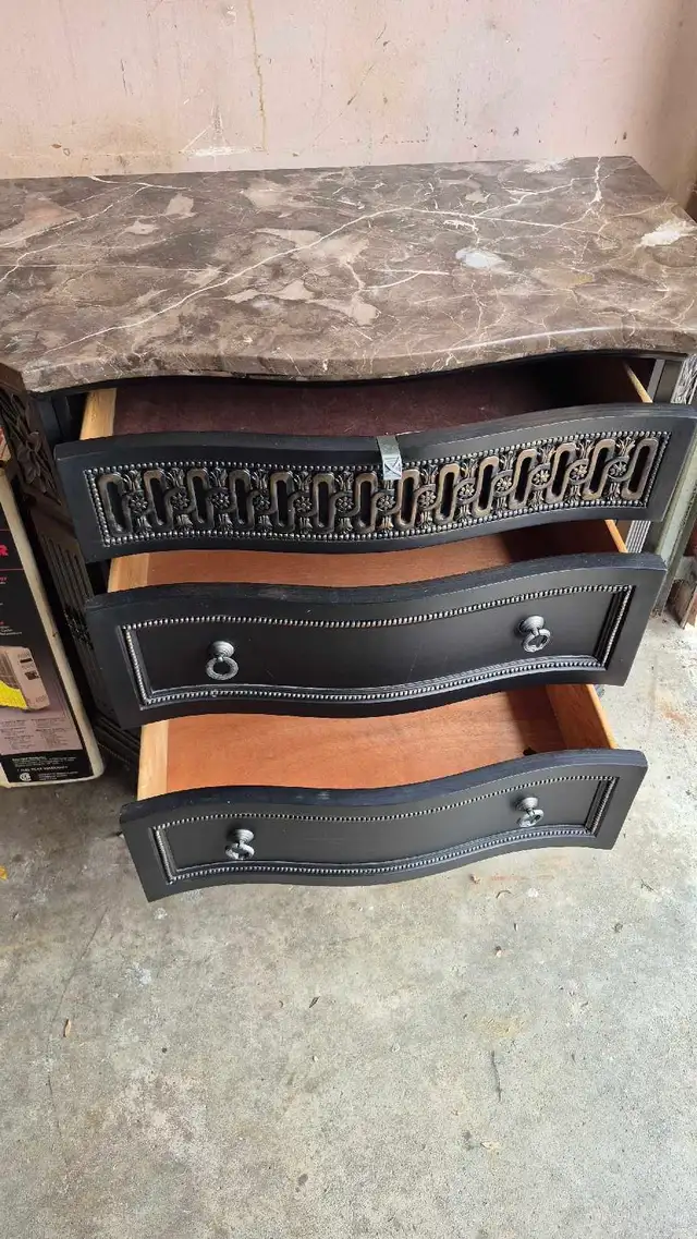 Night Tables - Photo 3