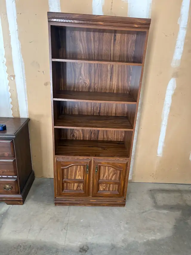 Free delivery used Wooden Bookcase - Photo 4