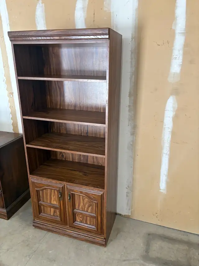 Free delivery used Wooden Bookcase - Photo 5