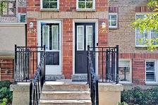 Pickering Executive 3 Bedroom Condo Townhouse In Gated Complex.