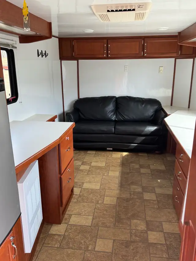 2014 office Trailer - Photo 8