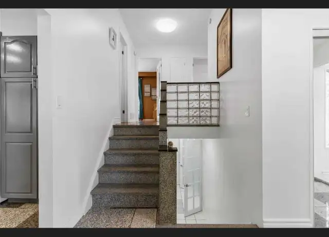 PRIVATE ROOM IN UPPER LEVEL FOR RENT IN MALTON - Photo 3