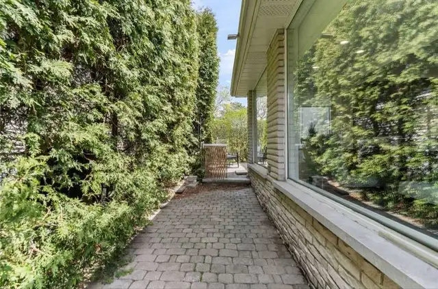 PRIVATE ROOM IN UPPER LEVEL FOR RENT IN MALTON - Photo 7