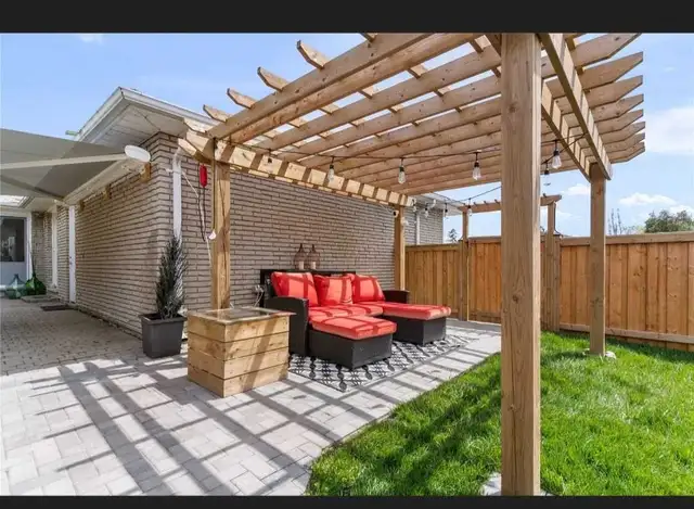 PRIVATE ROOM IN UPPER LEVEL FOR RENT IN MALTON - Photo 8