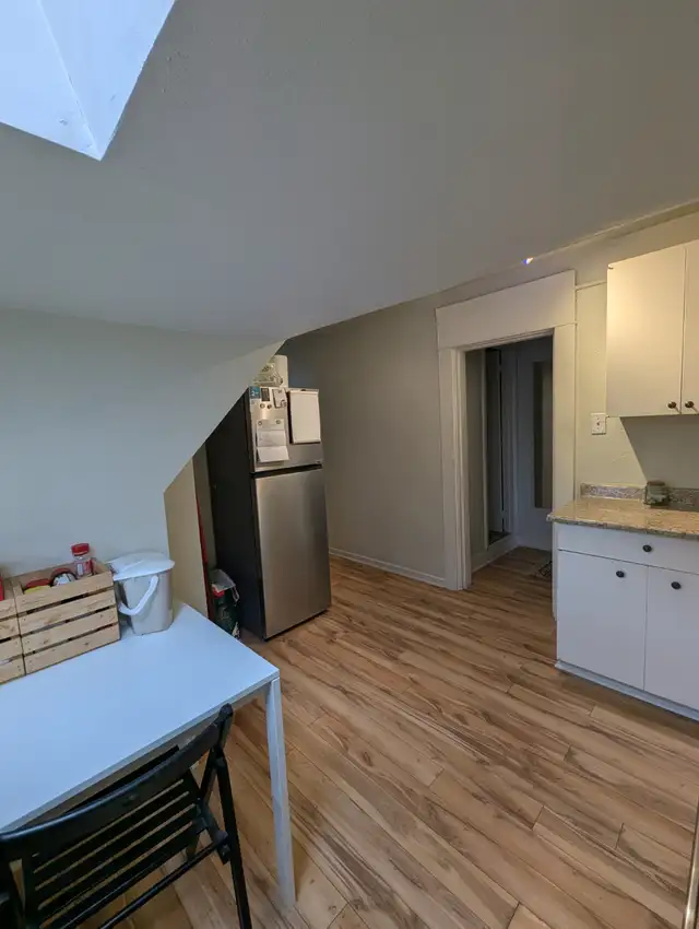 1 bedroom in exclusive S.E. Oakville - Photo 4