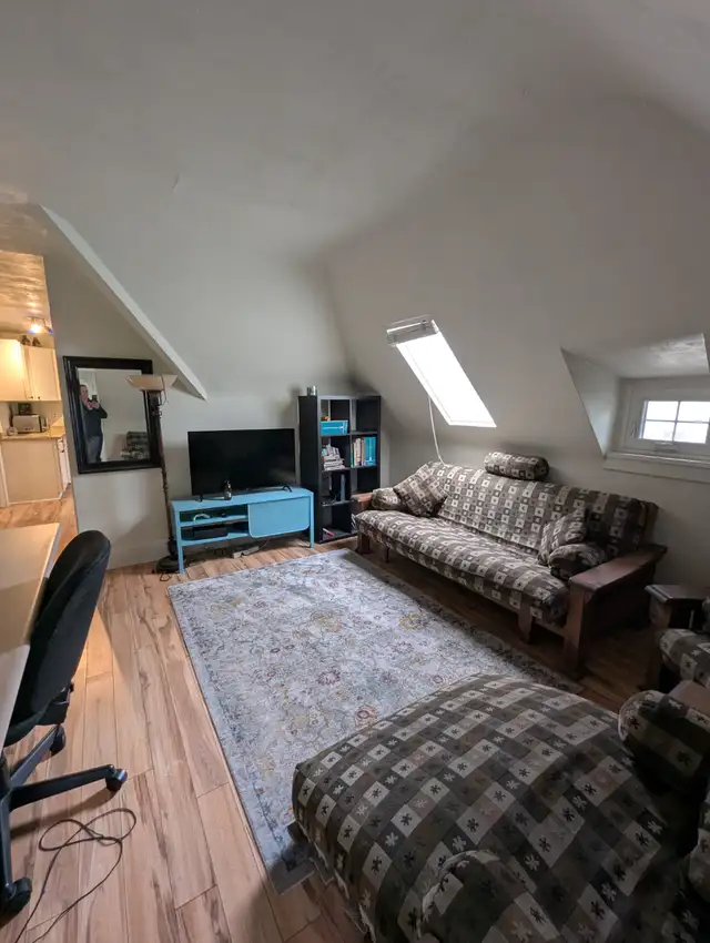 1 bedroom in exclusive S.E. Oakville - Photo 9