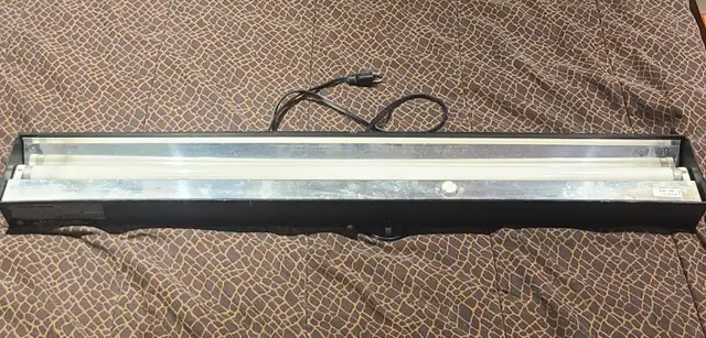 36 Inch Aquarium Light Fixture For Sale! - Photo 2