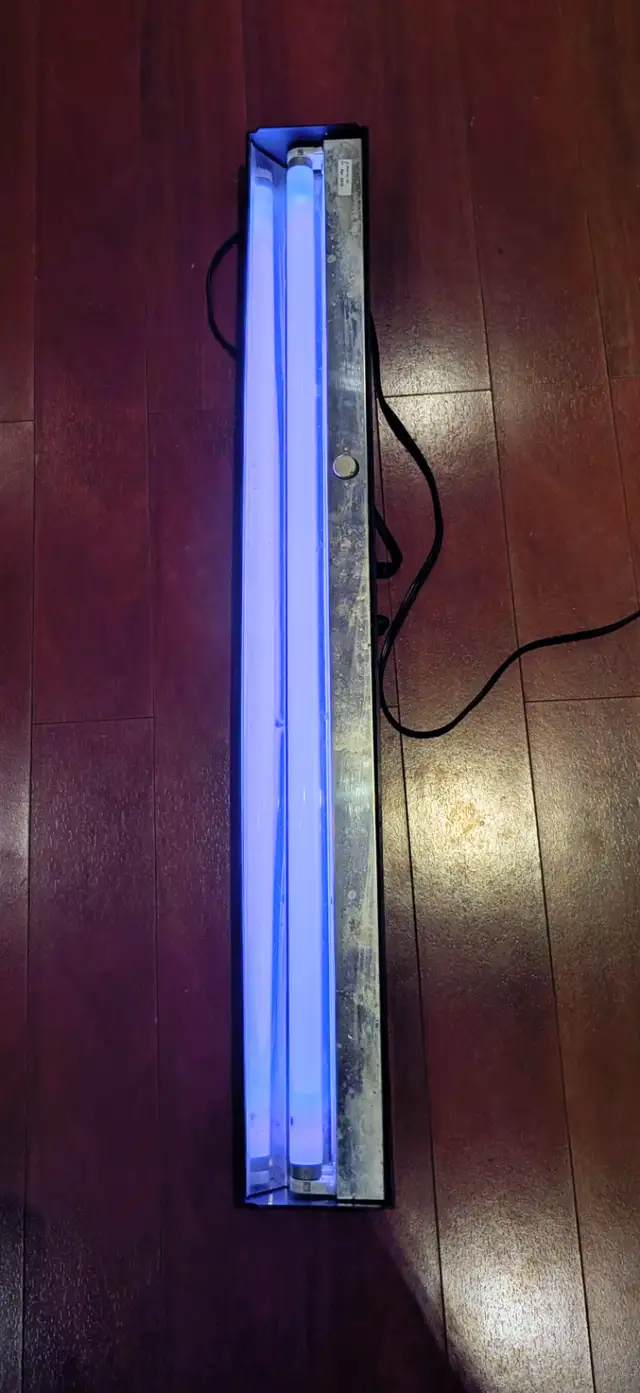 36 Inch Aquarium Light Fixture For Sale! - Photo 3