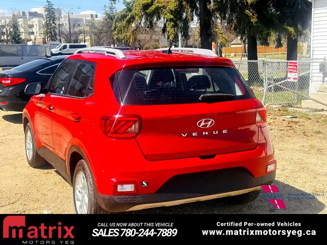 2023 Hyundai Venue SEL - Photo 8