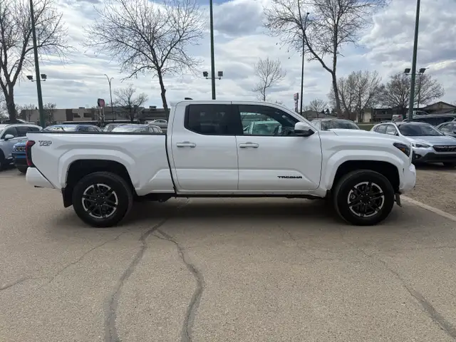 2025 TOYOTA TACOMA BASE - Photo 4