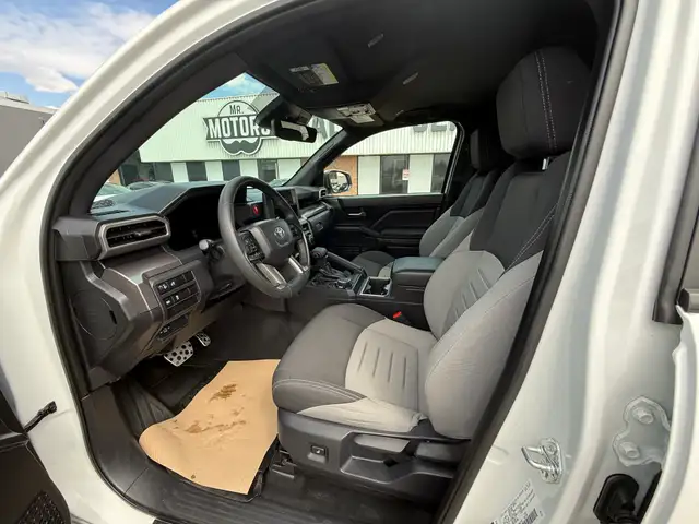 2025 TOYOTA TACOMA BASE - Photo 11