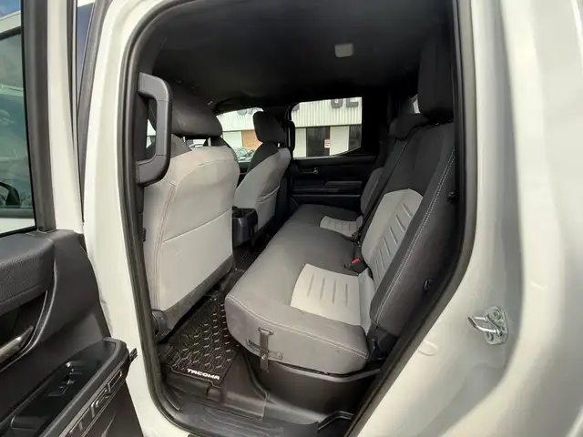 2025 TOYOTA TACOMA BASE - Photo 18