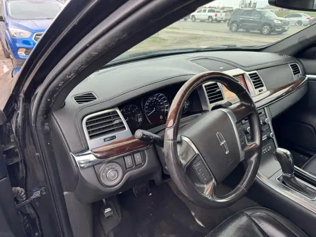 2011 Lincoln MKS SEDAN, AWD, LEATHER, NAVI, LOADED, AS IS SPECIA - Photo 13