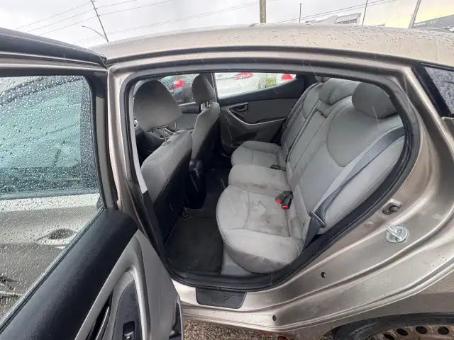 2013 Hyundai Elantra GL, SEDAN, MANUAL, GREAT ON FUEL, AS IS SPE - Photo 10