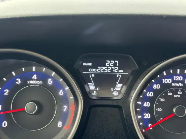 2013 Hyundai Elantra GL, SEDAN, MANUAL, GREAT ON FUEL, AS IS SPE - Photo 14