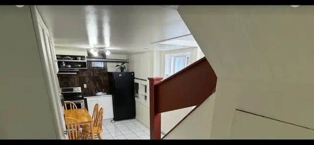 Furnished large bright room Single male $890 m all utilities - Photo 5