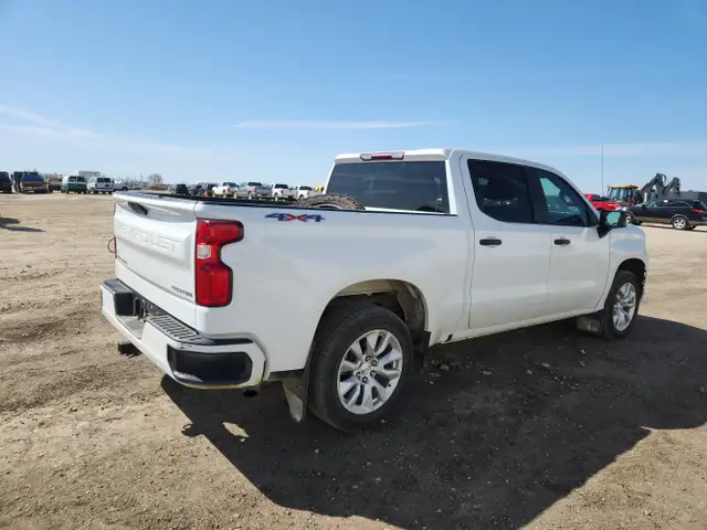 2021 Chevrolet Silverado 1500 - Photo 4