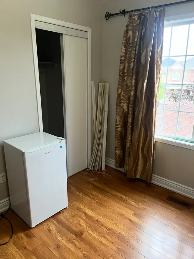 Furnished room for rent - Photo 2