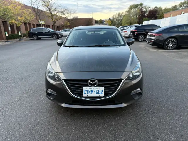2015 Mazda MAZDA3 i Sport AT 5-Door, Xenon headlights.