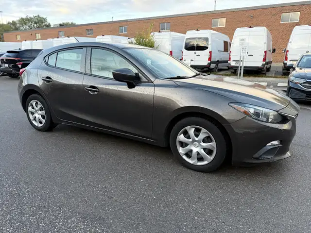 2015 Mazda MAZDA3 i Sport AT 5-Door, Xenon headlights. - Photo 2