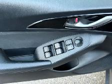2015 Mazda MAZDA3 i Sport AT 5-Door, Xenon headlights. - Photo 9