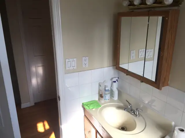 Eglinton Ave. West FEMALE roommate needed - Photo 6