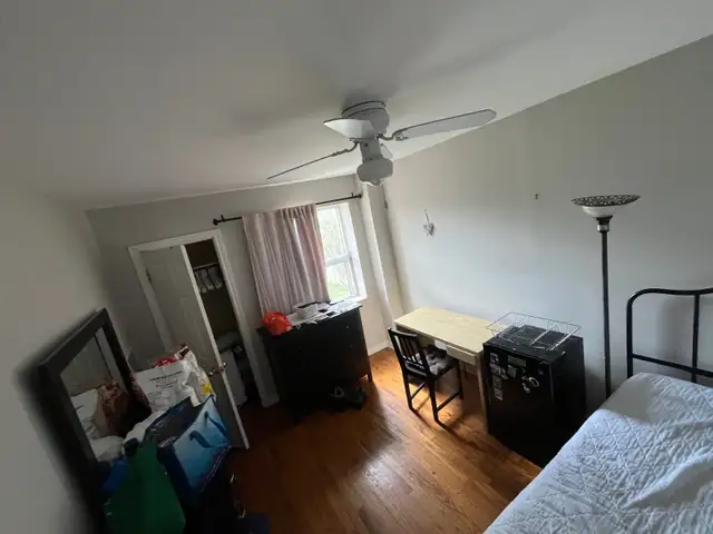 Eglinton Ave. West FEMALE roommate needed - Photo 8