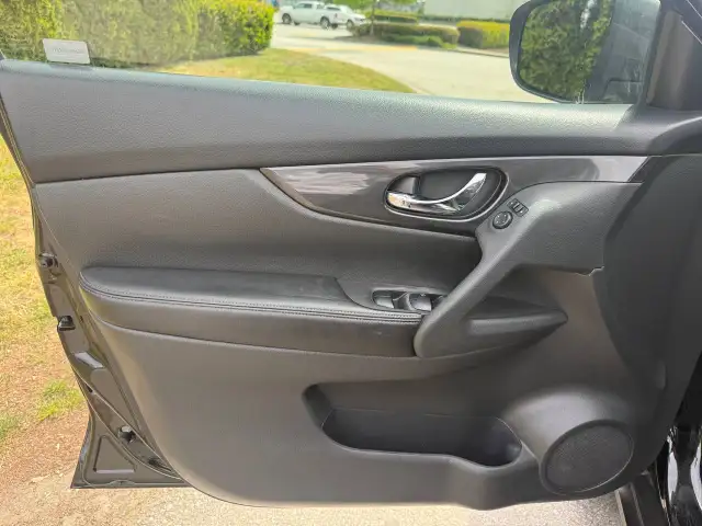 2017 NISSAN ROUGE S AWD AUTOMATIC A/C BACK UP CAM BLUETOOTH LOCA - Photo 11