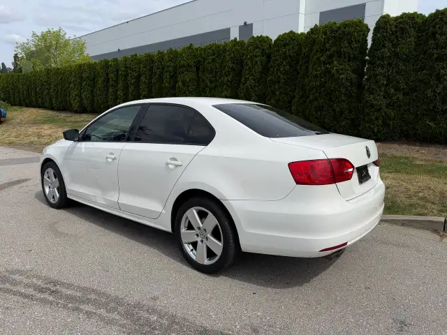 2013 VOLKSWAGEN JETTA TRENDLINE  AUTOMATIC A/C FULLY LOADED LOCA - Photo 4
