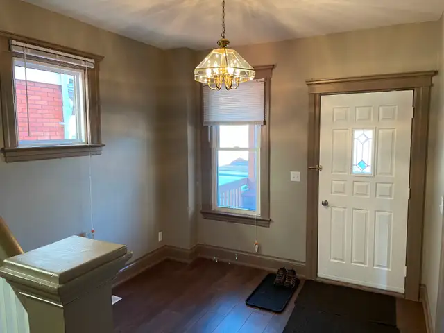 4 Bedroom House between downtown and University of Windsor - Photo 2
