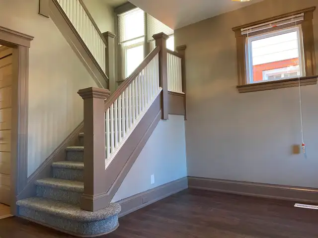 4 Bedroom House between downtown and University of Windsor - Photo 3