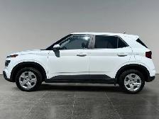 2025 Hyundai Venue Essential - Photo 2
