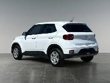 2025 Hyundai Venue Essential - Photo 4