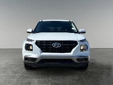2025 Hyundai Venue Essential - Photo 10