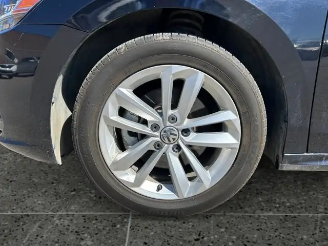 2021 Volkswagen Passat Highline - Photo 11
