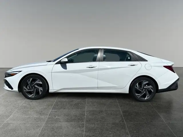2024 Hyundai Elantra Preferred - Photo 2
