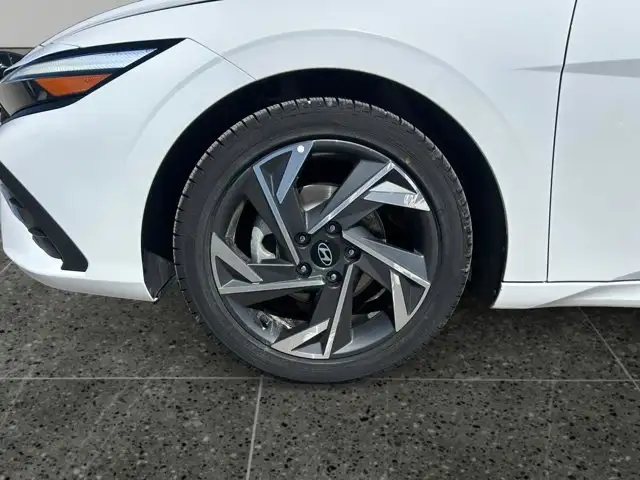 2024 Hyundai Elantra Preferred - Photo 17