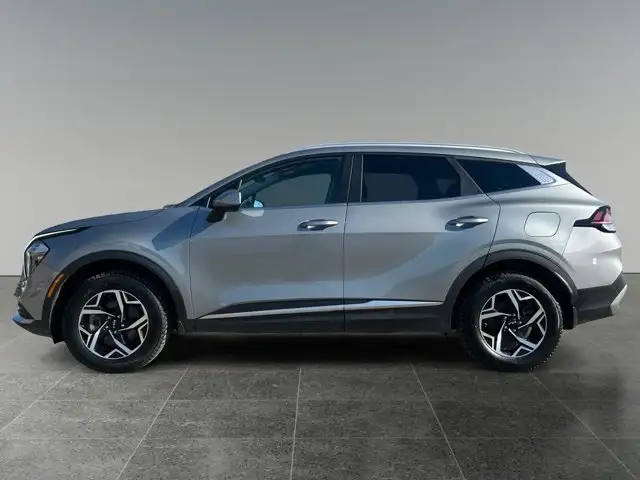 2023 Kia Sportage LX - Photo 2