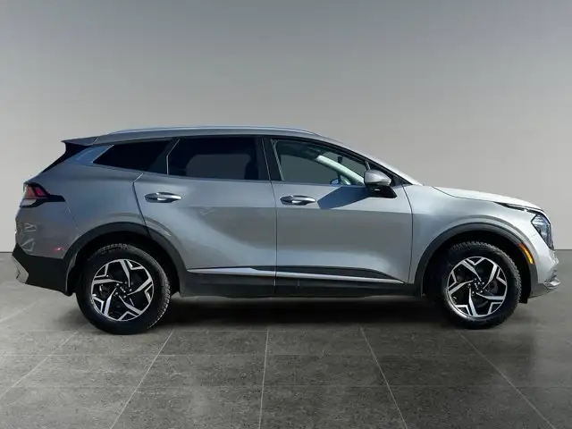 2023 Kia Sportage LX - Photo 8