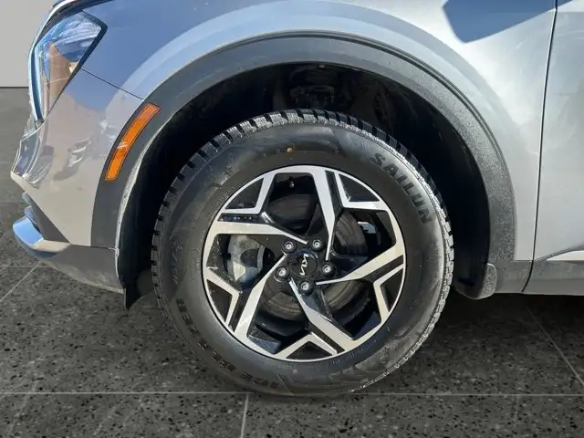 2023 Kia Sportage LX - Photo 11