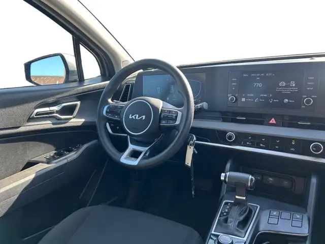 2023 Kia Sportage LX - Photo 15