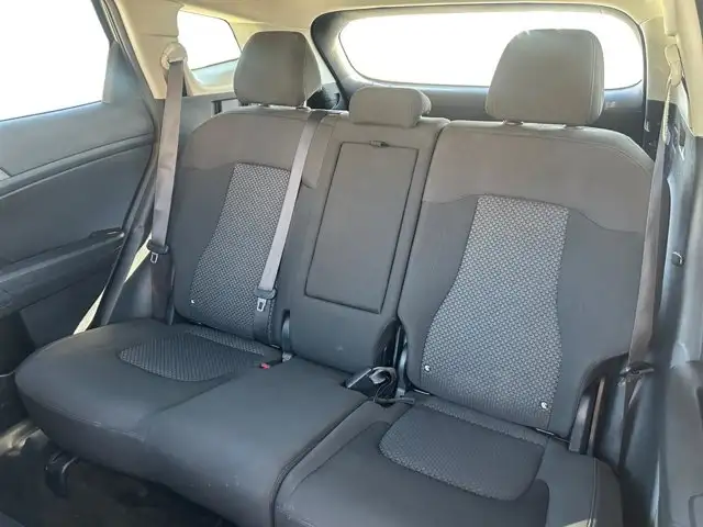 2023 Kia Sportage LX - Photo 17